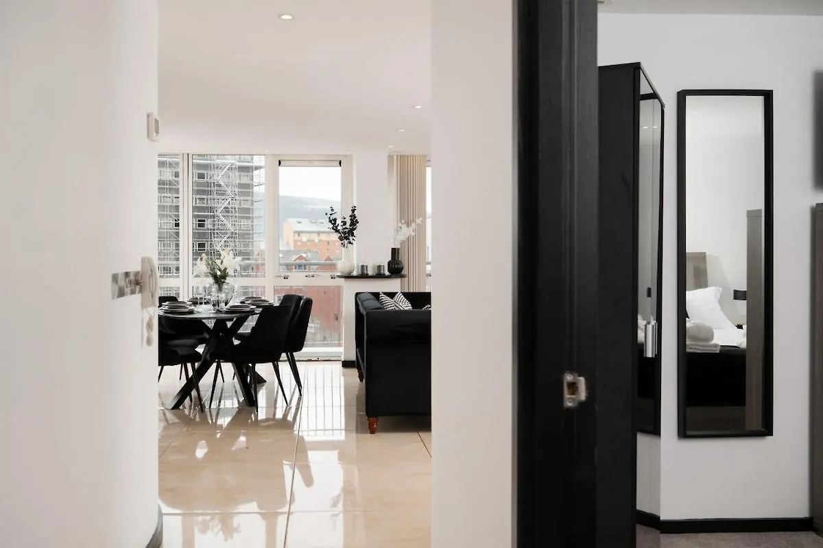 Penthouse With Balcony City View Belfast